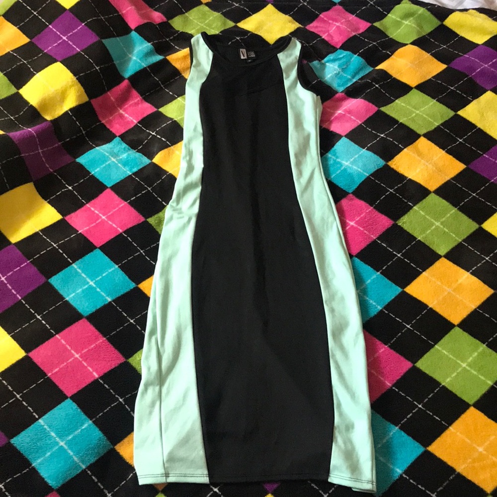 Fitted black and mint dress